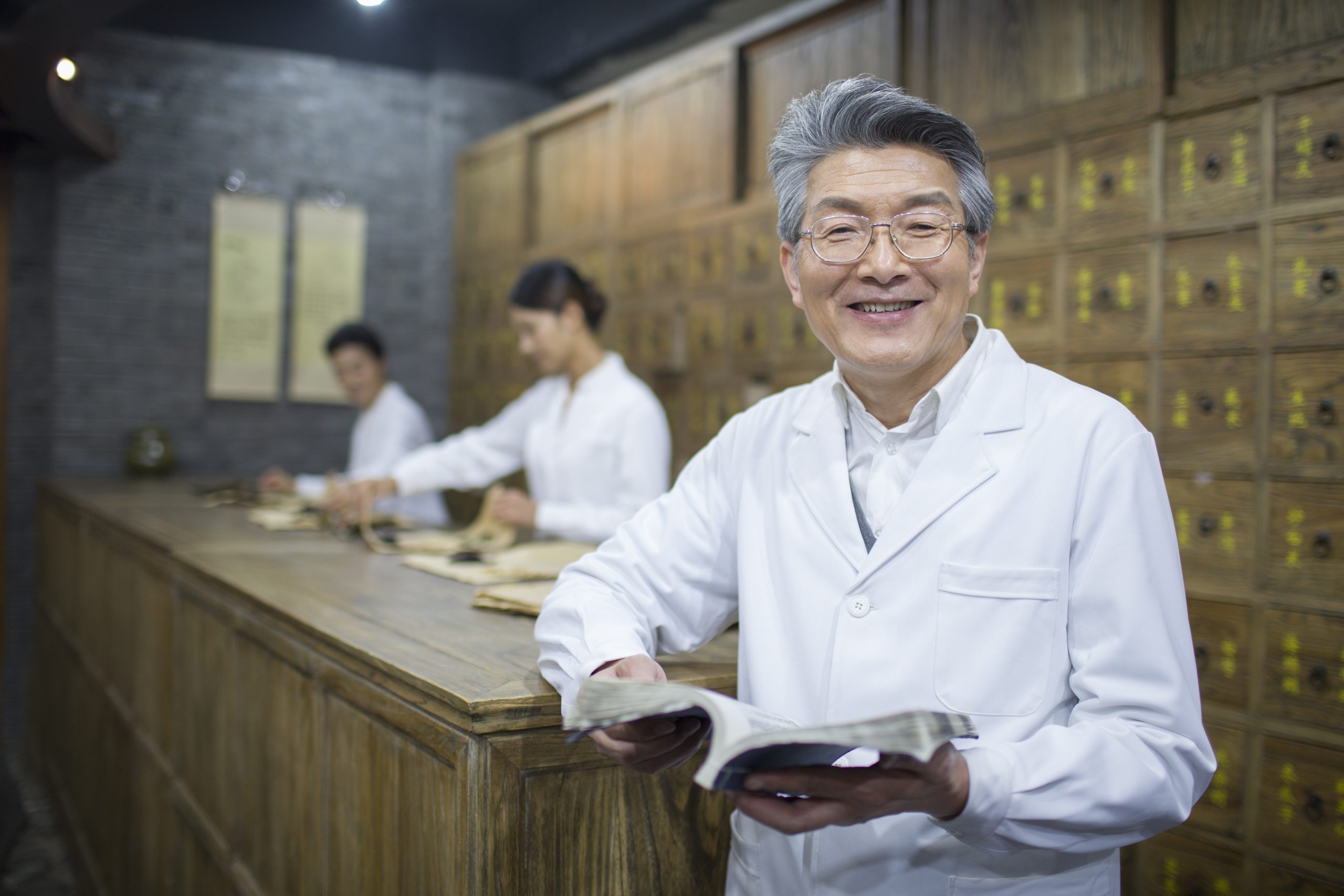 chinese doctors in traditional chinese medicine ph 2026 03 10 01 06 23 utc